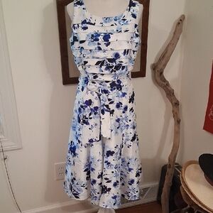 Chic Blue and White Floral Midi Dress